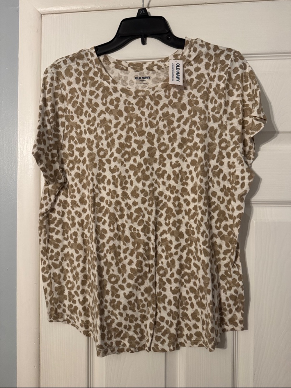 Old Navy Beige and White Leopard Print Short Sleeve Tee